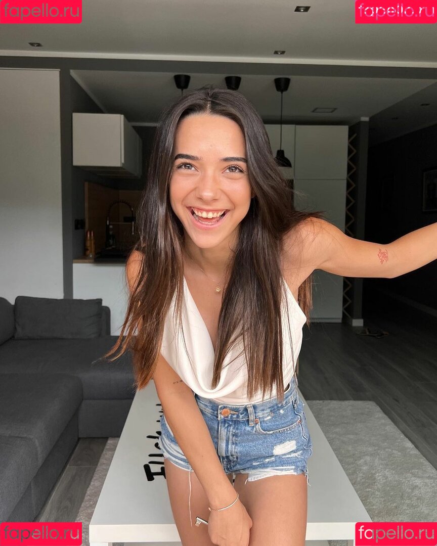 Àngela Mármol Onlyfans Photo Gallery 