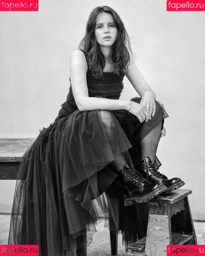 Felicity Jones Onlyfans Photo Gallery 