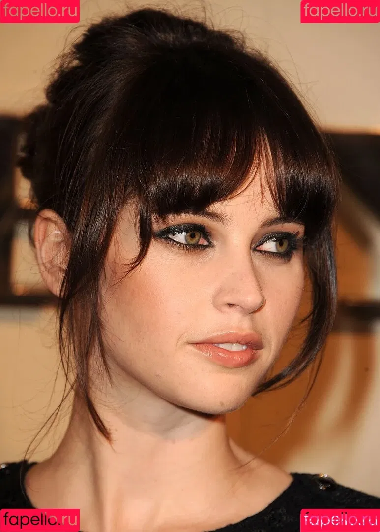 Felicity Jones Onlyfans Photo Gallery 