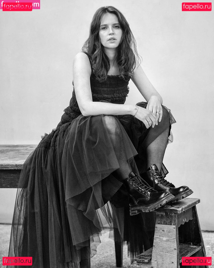 Felicity Jones Onlyfans Photo Gallery 