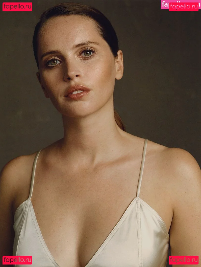 Felicity Jones Onlyfans Photo Gallery 
