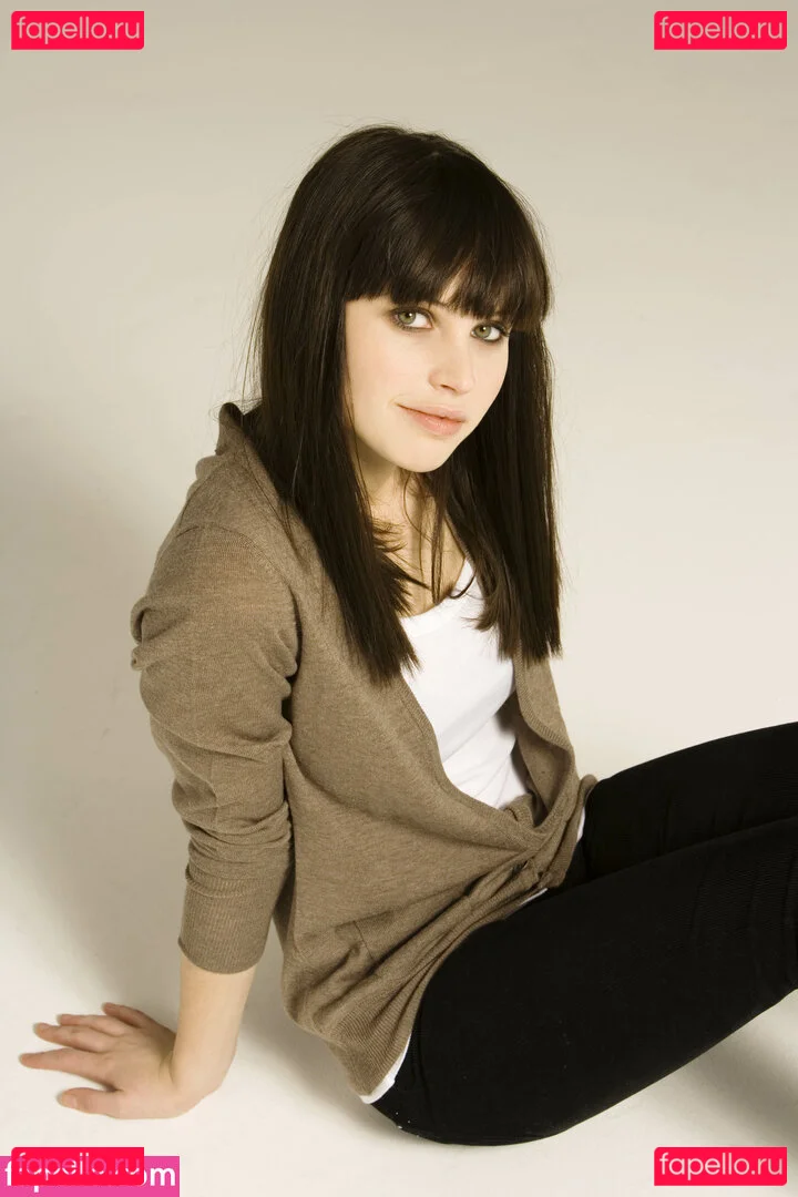 Felicity Jones Onlyfans Photo Gallery 