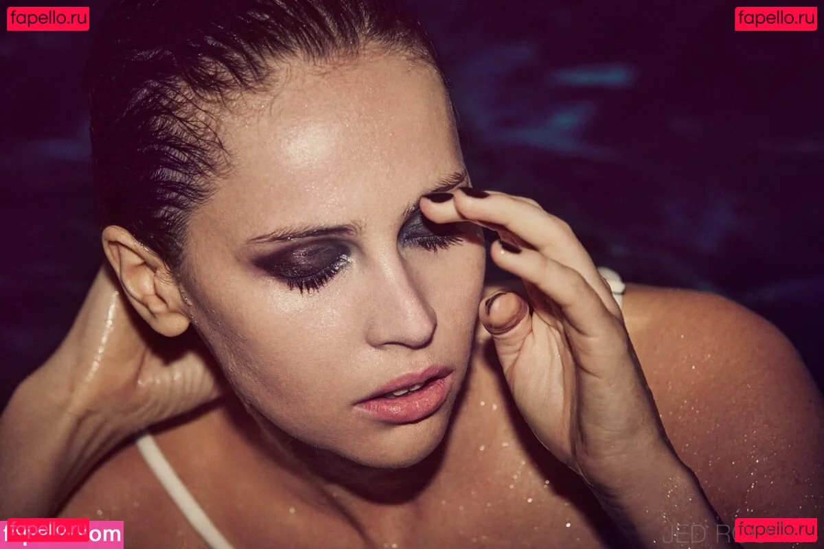 Felicity Jones Onlyfans Photo Gallery 