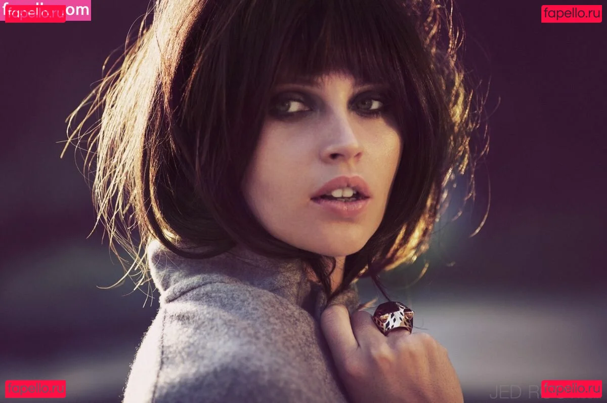 Felicity Jones Onlyfans Photo Gallery 