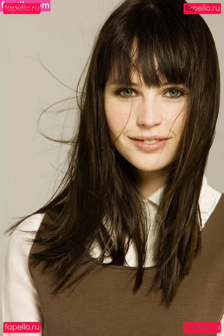 Felicity Jones Onlyfans Photo Gallery 
