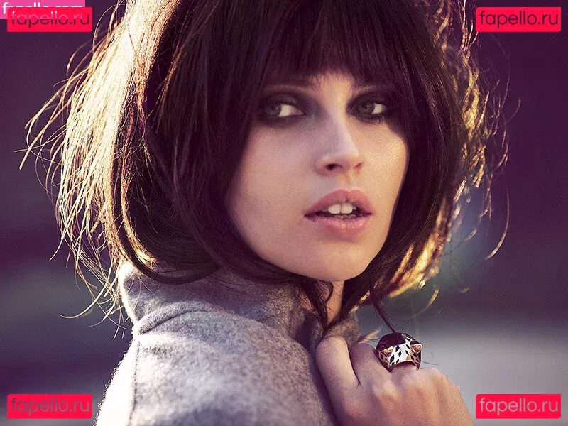 Felicity Jones Onlyfans Photo Gallery 