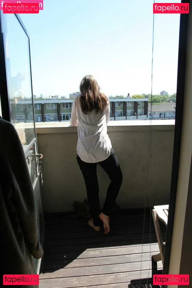 Felicity Jones Onlyfans Photo Gallery 