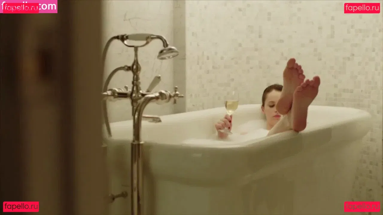 Felicity Jones Onlyfans Photo Gallery 