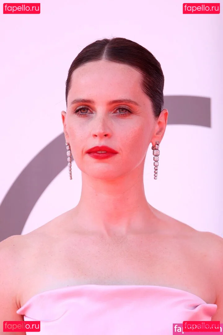 Felicity Jones Onlyfans Photo Gallery 