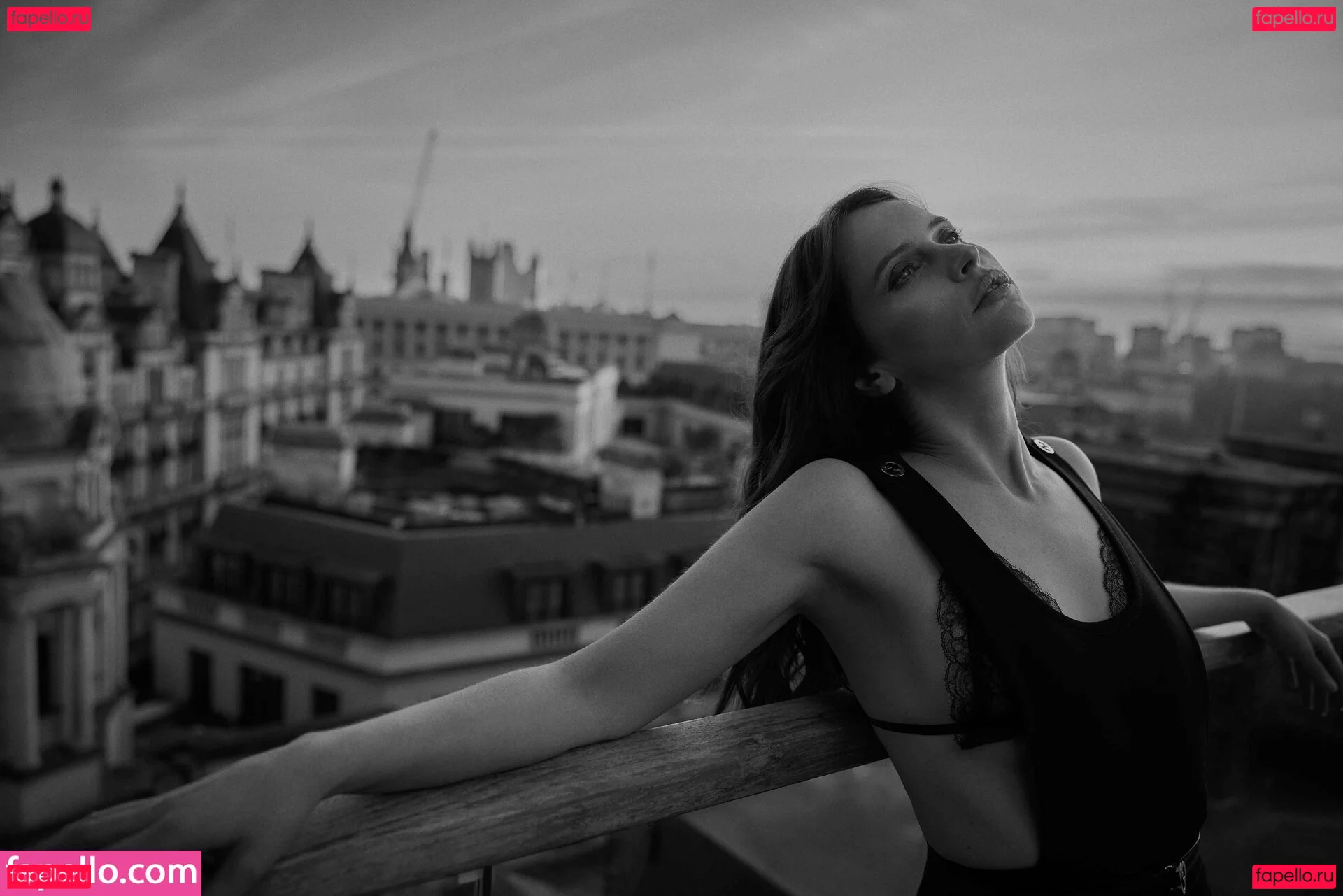 Felicity Jones Onlyfans Photo Gallery 