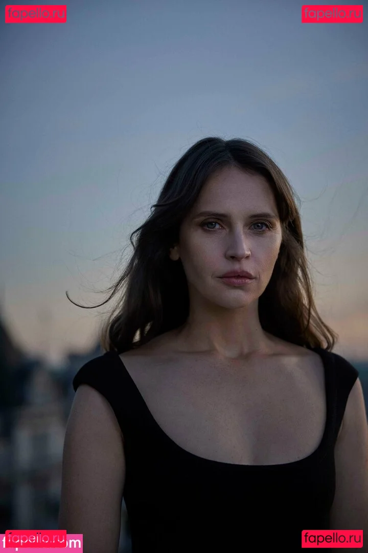 Felicity Jones Onlyfans Photo Gallery 