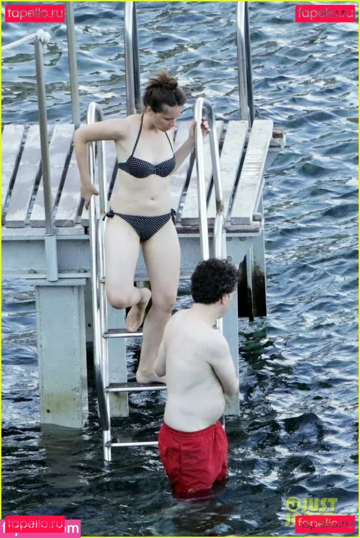 Felicity Jones Onlyfans Photo Gallery 