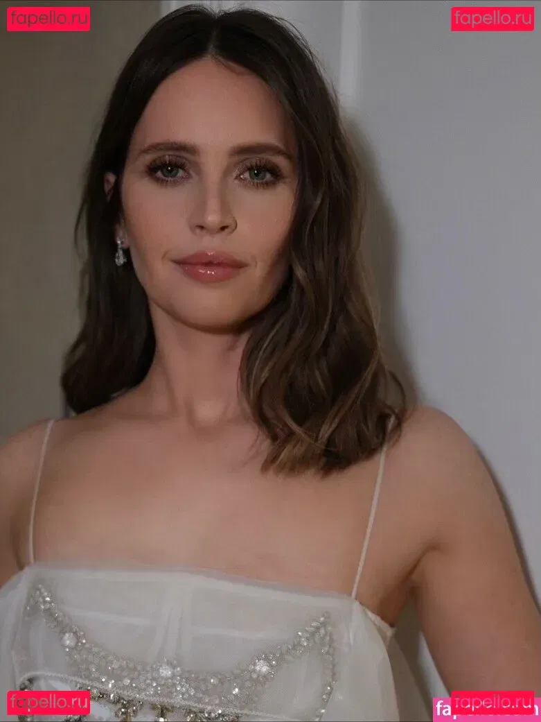 Felicity Jones Onlyfans Photo Gallery 