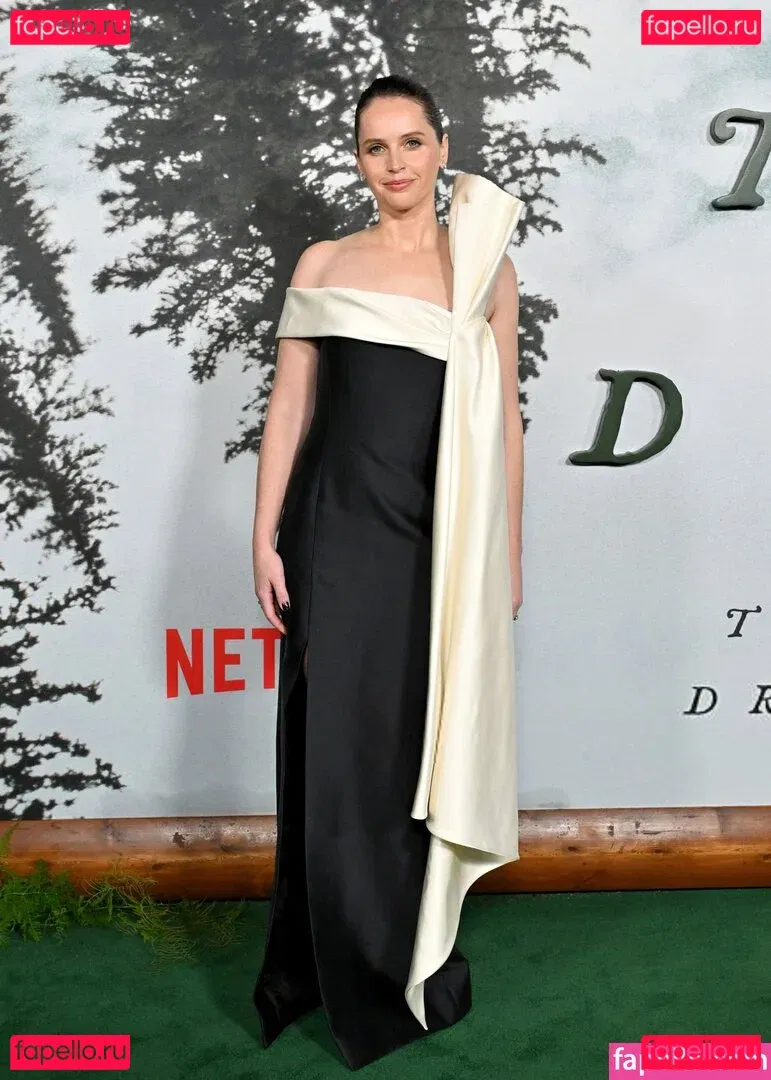 Felicity Jones Onlyfans Photo Gallery 