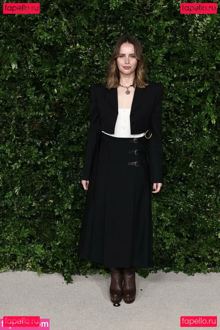 Felicity Jones Onlyfans Photo Gallery 