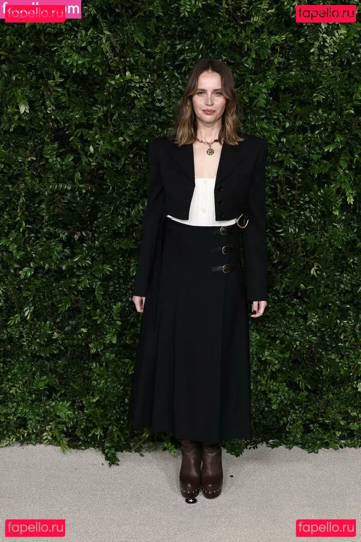 Felicity Jones Onlyfans Photo Gallery 