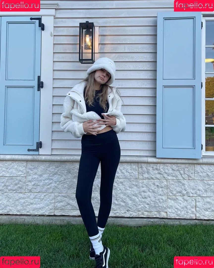 Emiliee Russo Onlyfans Photo Gallery 