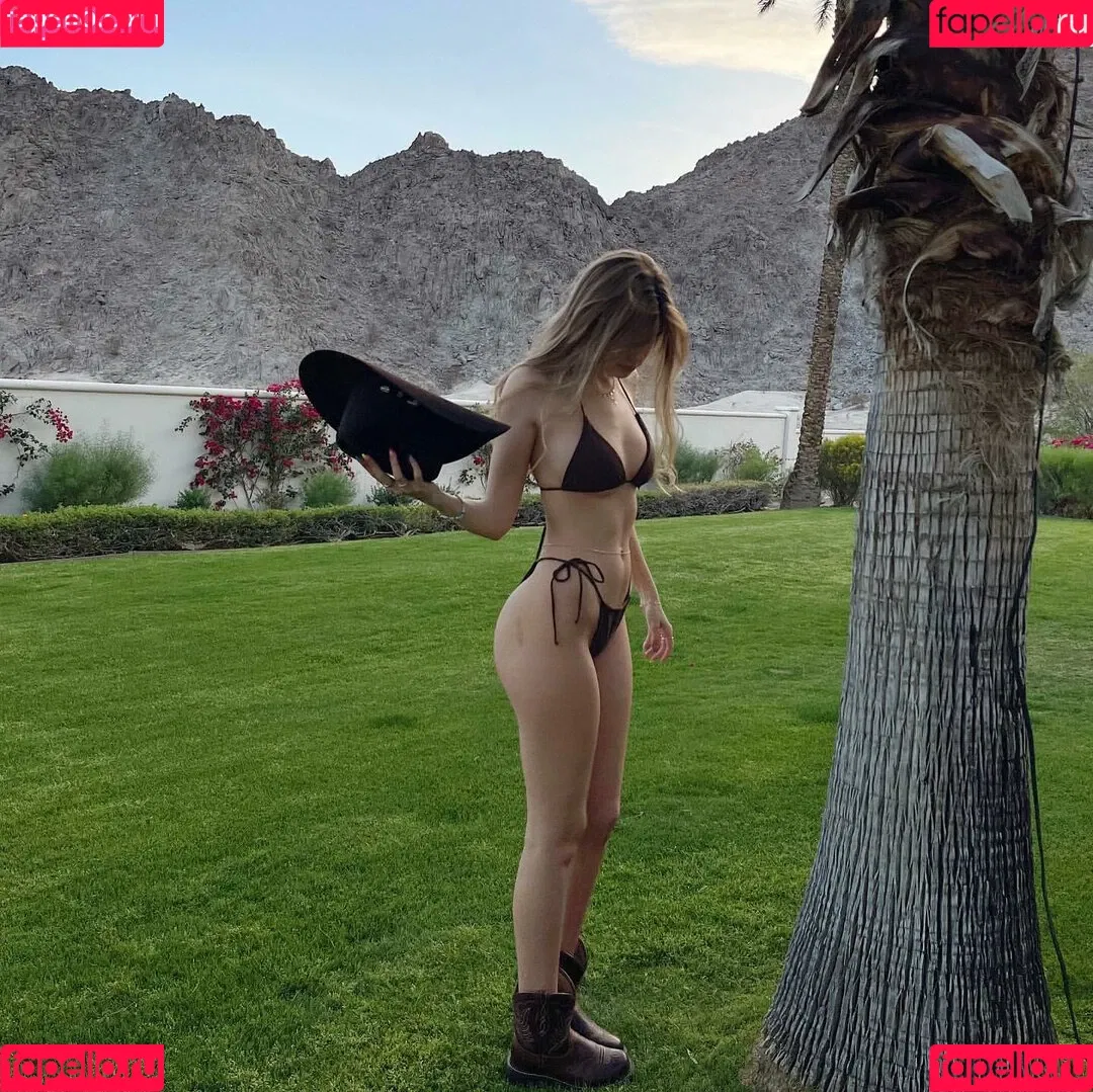 Emiliee Russo Onlyfans Photo Gallery 