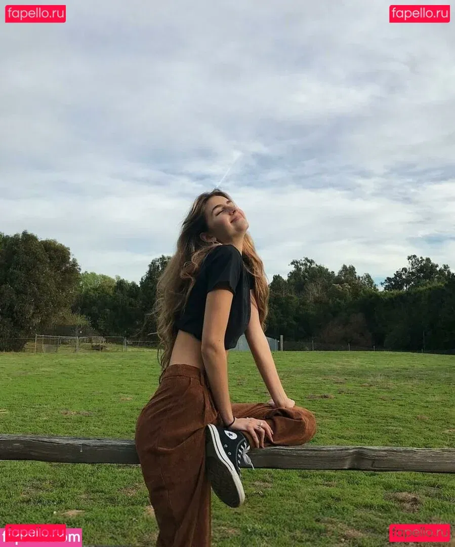 Emiliee Russo Onlyfans Photo Gallery 