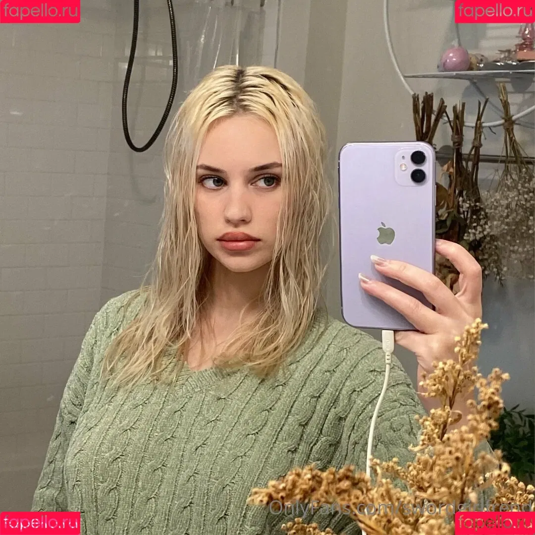 swordgirlfriend Onlyfans Photo Gallery 