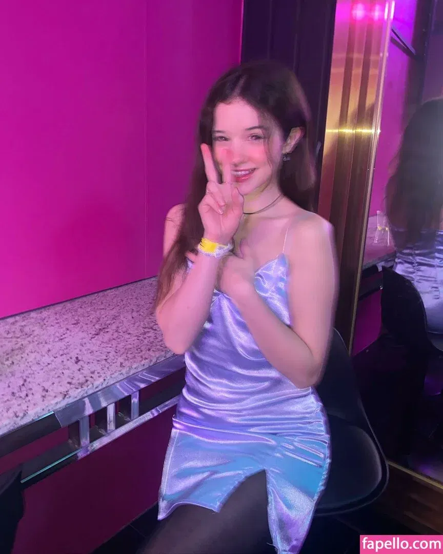 A_Bit_Rebecca Onlyfans Photo Gallery 