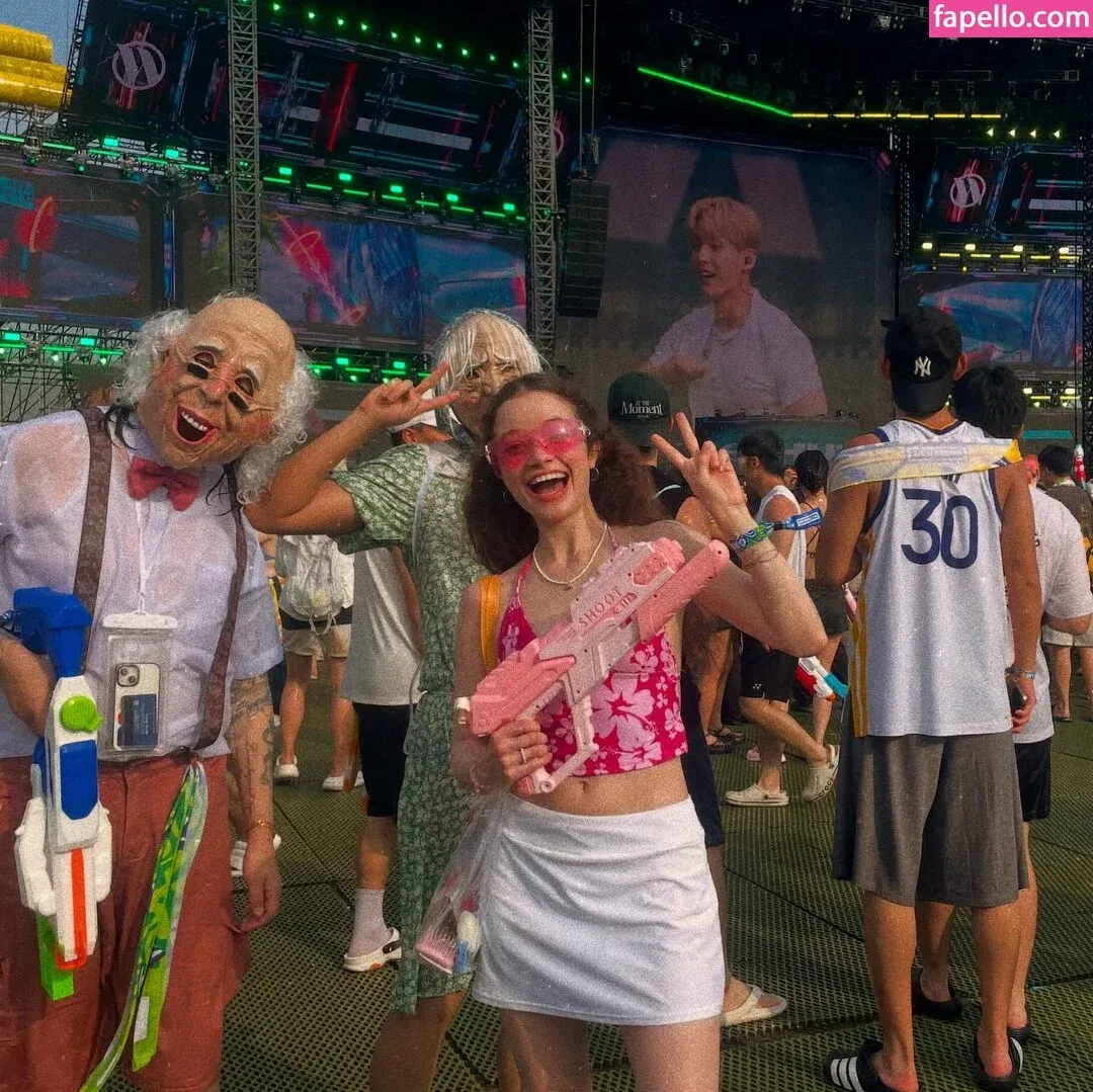 A_Bit_Rebecca Onlyfans Photo Gallery 