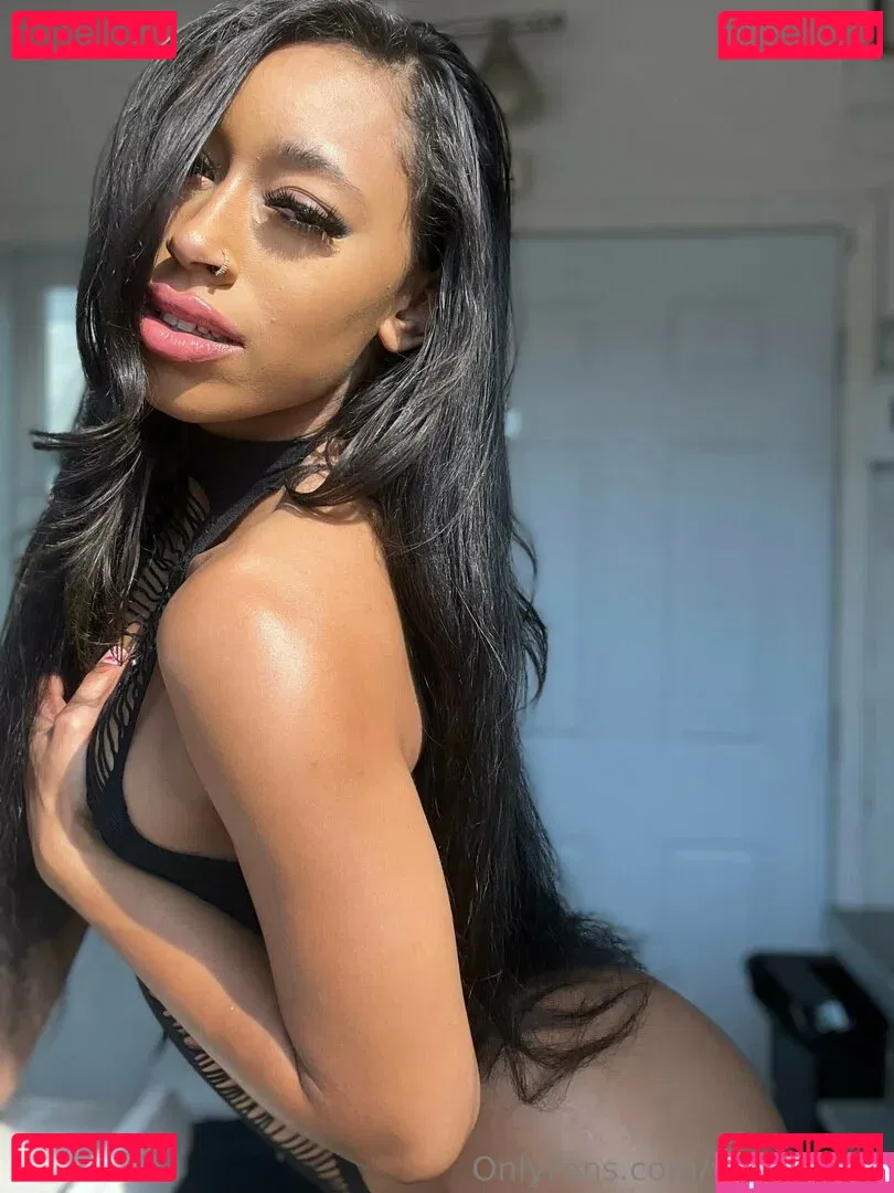 yazzyyams Onlyfans Photo Gallery 