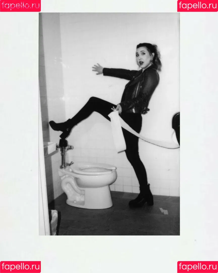 Taylor Tomlinson Onlyfans Photo Gallery 