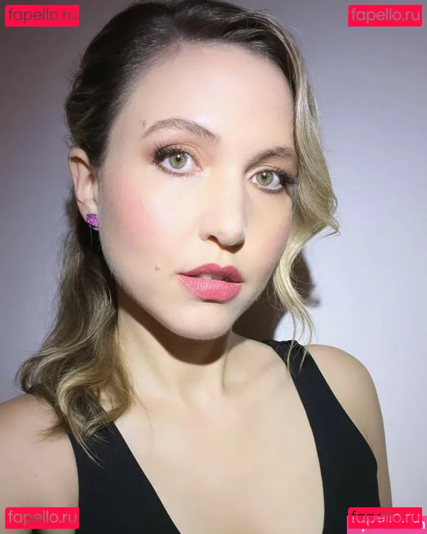 Taylor Tomlinson Onlyfans Photo Gallery 