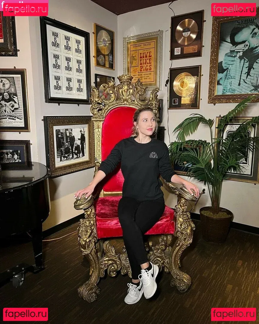 Taylor Tomlinson Onlyfans Photo Gallery 