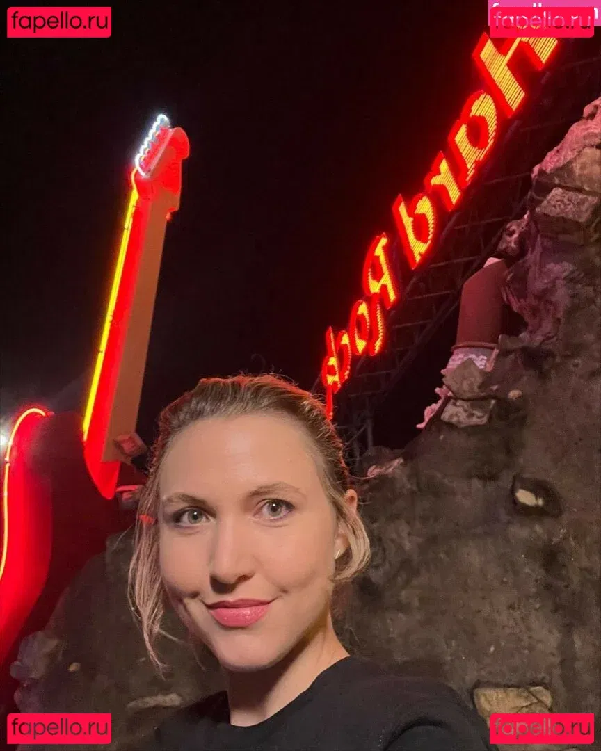 Taylor Tomlinson Onlyfans Photo Gallery 