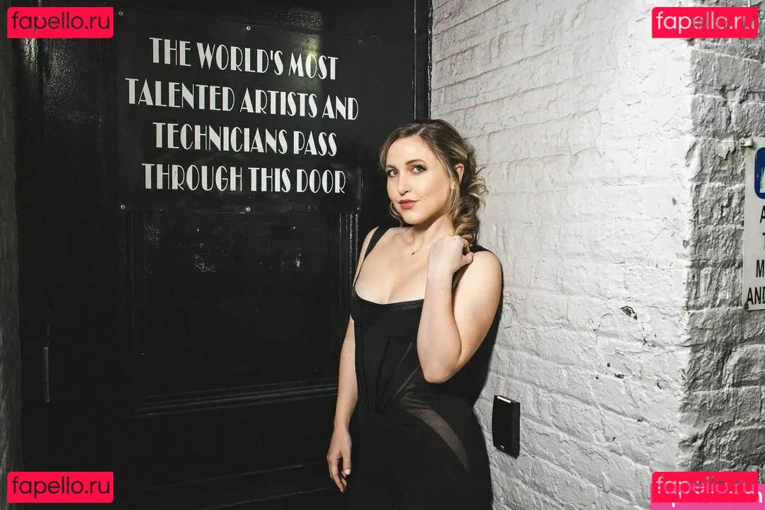 Taylor Tomlinson Onlyfans Photo Gallery 