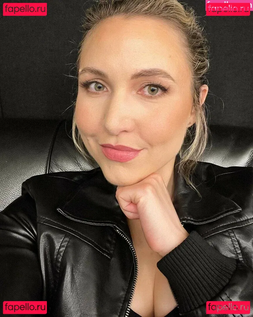 Taylor Tomlinson Onlyfans Photo Gallery 