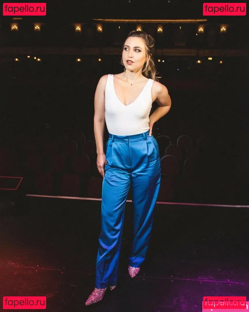 Taylor Tomlinson Onlyfans Photo Gallery 