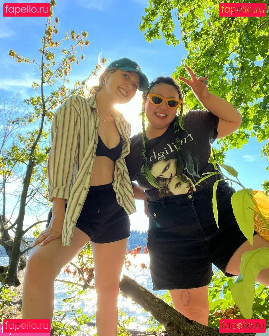 Taylor Tomlinson Onlyfans Photo Gallery 