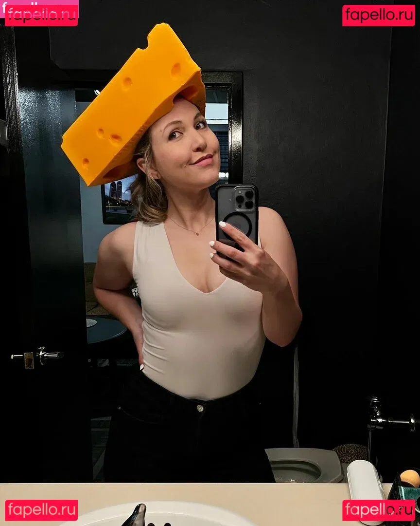 Taylor Tomlinson Onlyfans Photo Gallery 