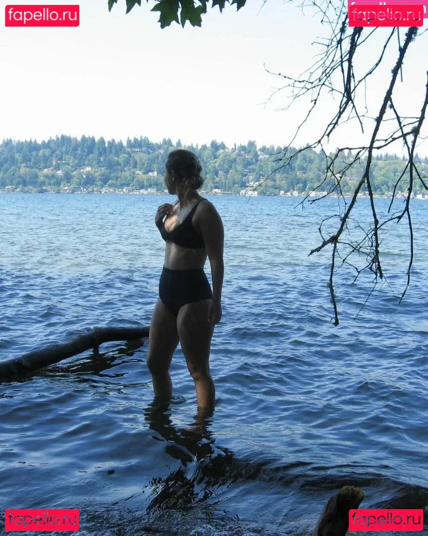 Taylor Tomlinson Onlyfans Photo Gallery 