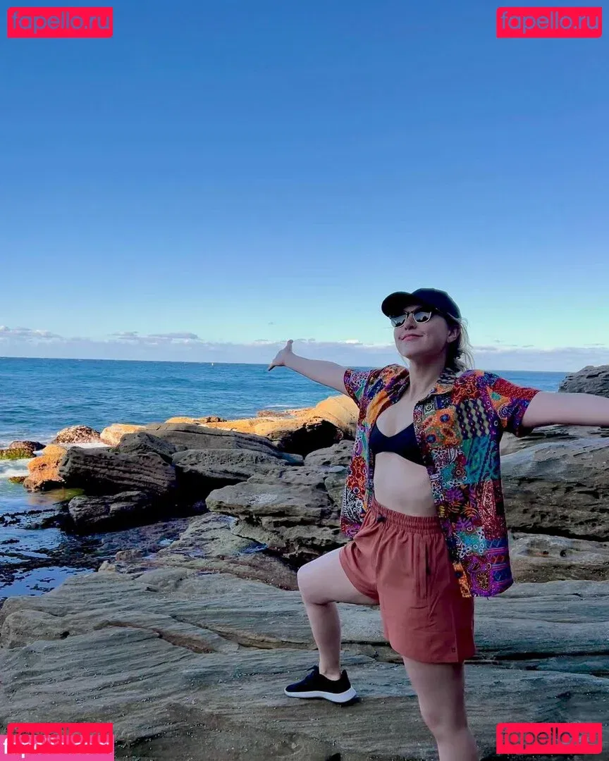 Taylor Tomlinson Onlyfans Photo Gallery 