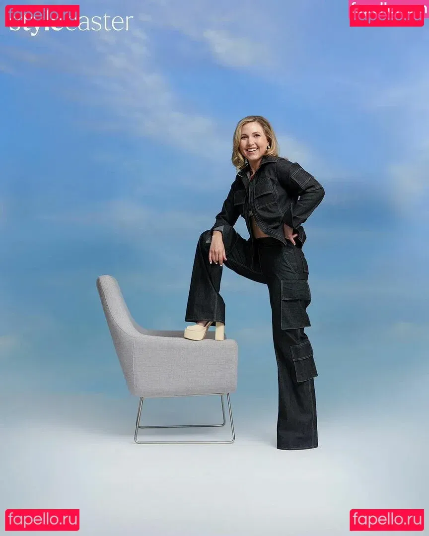 Taylor Tomlinson Onlyfans Photo Gallery 