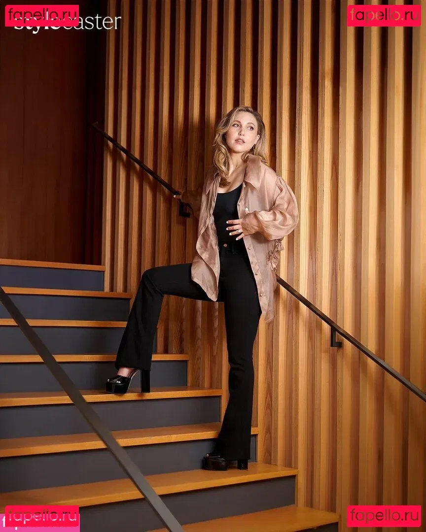 Taylor Tomlinson Onlyfans Photo Gallery 