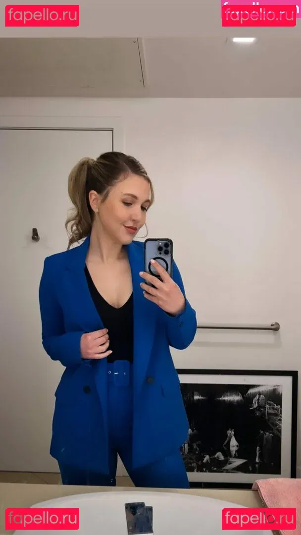 Taylor Tomlinson Onlyfans Photo Gallery 