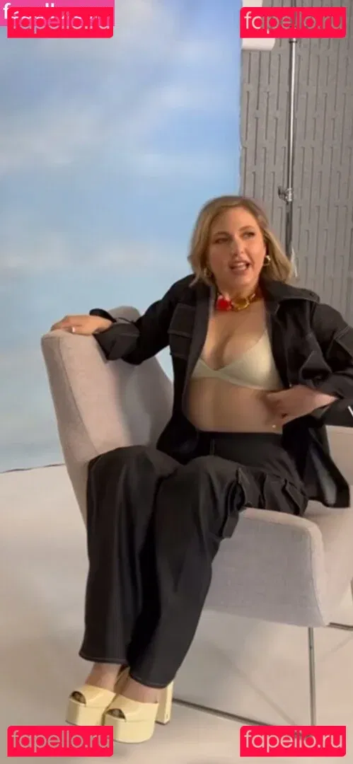 Taylor Tomlinson Onlyfans Photo Gallery 