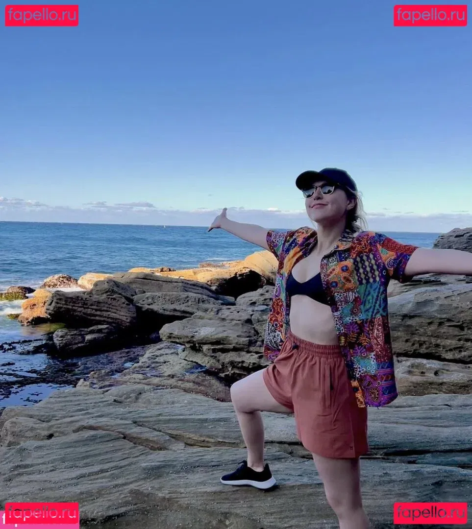 Taylor Tomlinson Onlyfans Photo Gallery 