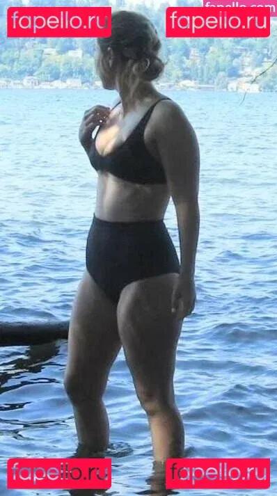 Taylor Tomlinson Onlyfans Photo Gallery 