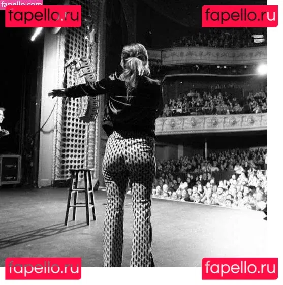 Taylor Tomlinson Onlyfans Photo Gallery 