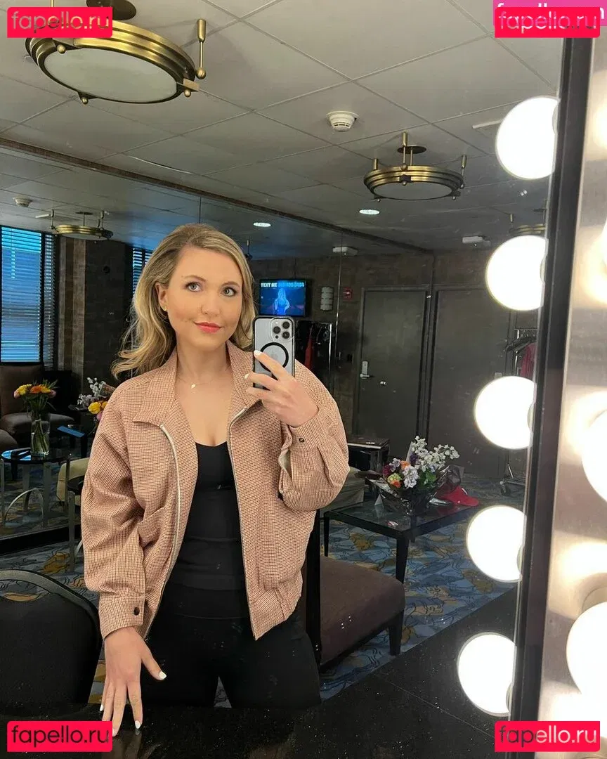 Taylor Tomlinson Onlyfans Photo Gallery 