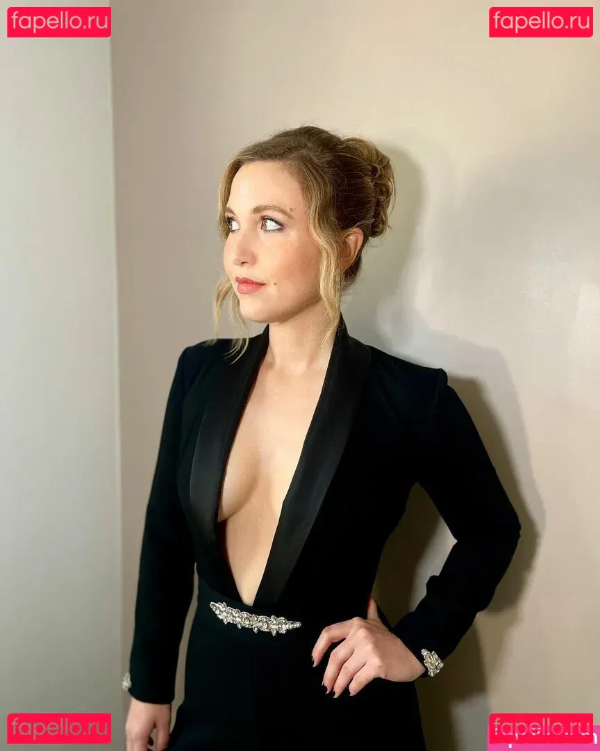 Taylor Tomlinson Onlyfans Photo Gallery 