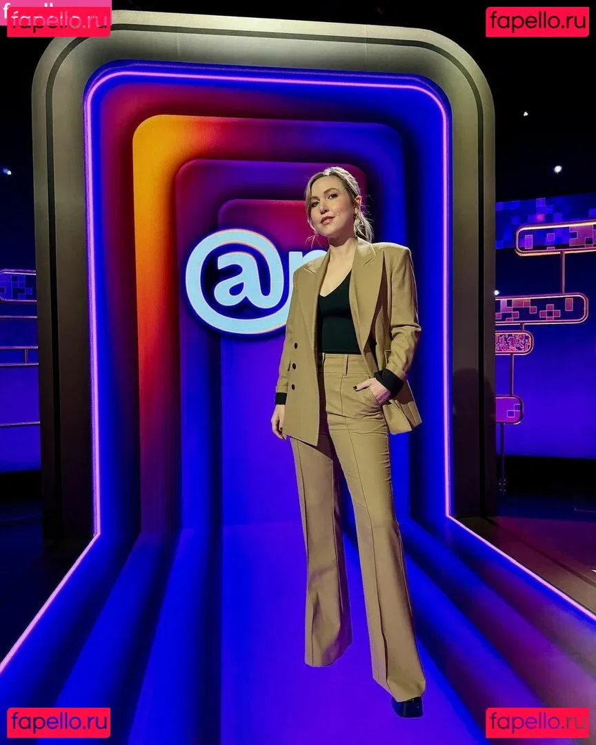 Taylor Tomlinson Onlyfans Photo Gallery 