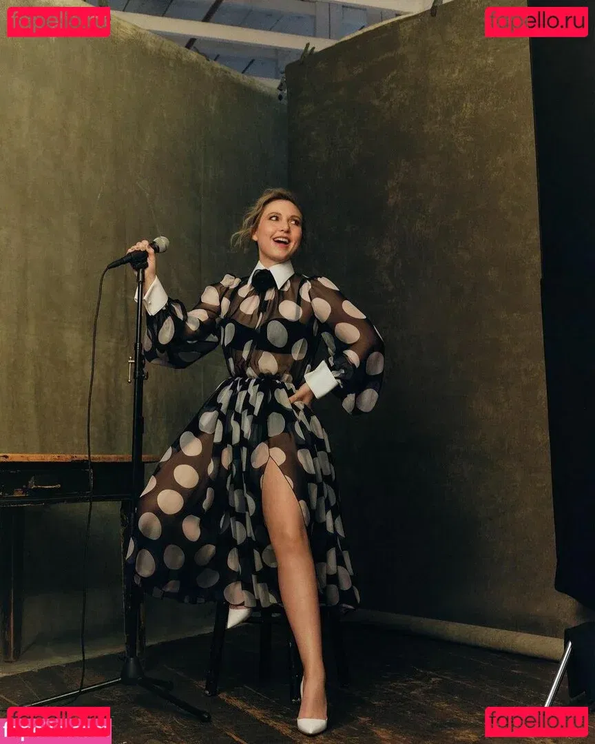 Taylor Tomlinson Onlyfans Photo Gallery 