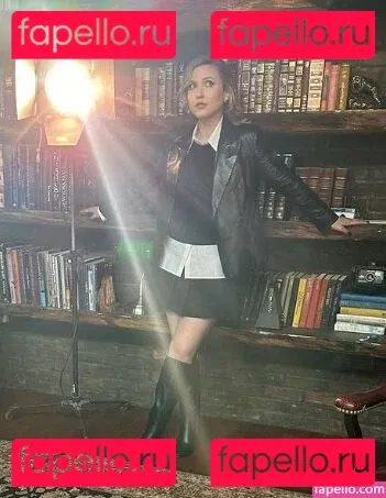 Taylor Tomlinson Onlyfans Photo Gallery 